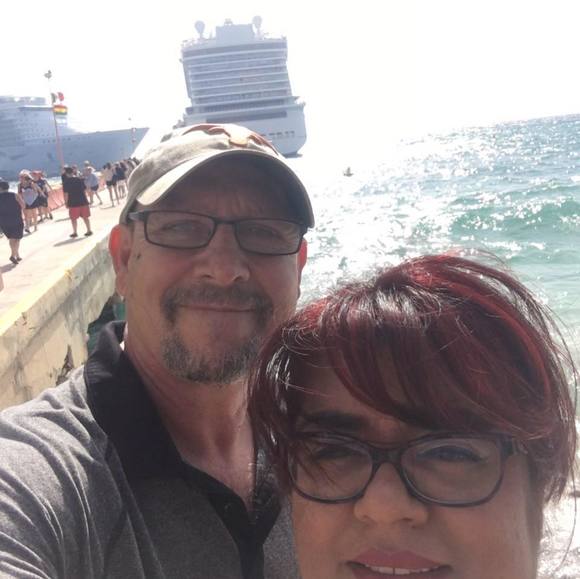 Profile Picture of Cesareo Carrera (@cesareo_carrera) on Poshmark