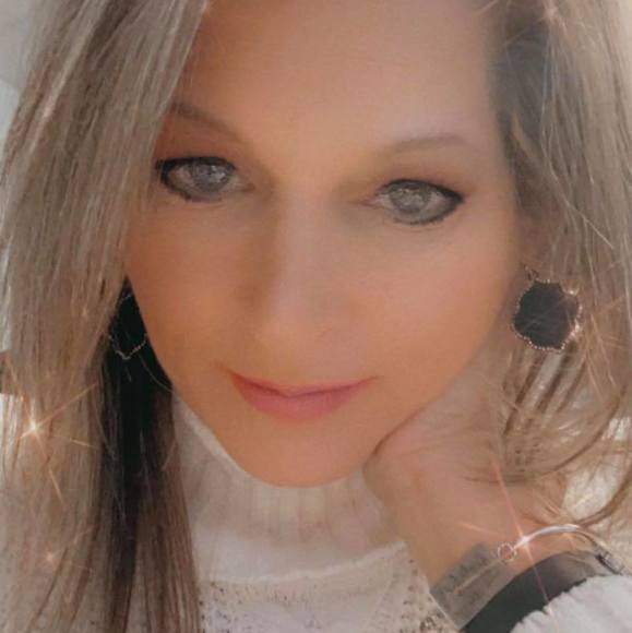 Profile Picture of Tammy Dobbs mason (@tamaradmason65) on Poshmark