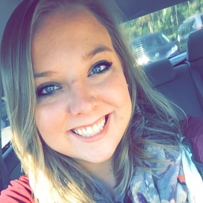 Profile Picture of Amy Christine (@ame_slice) on Twitter