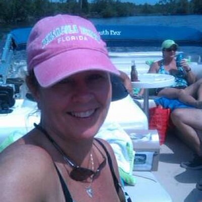 Profile Picture of Shari Shehane Graham (@itssharig) on Twitter