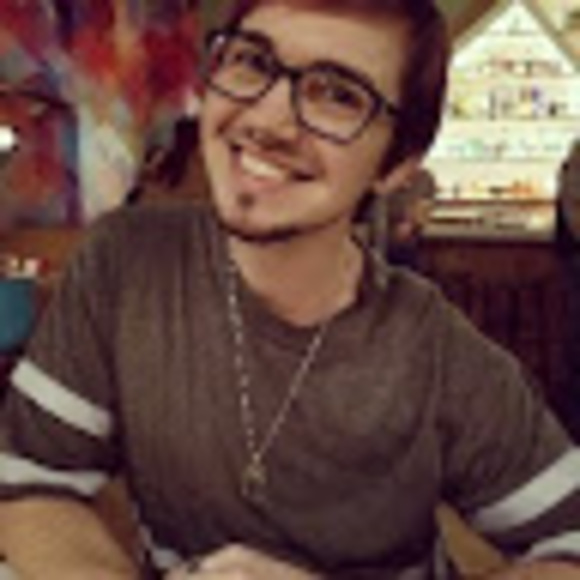 Profile Picture of Riley Lakos (@sourpatchri) on Poshmark