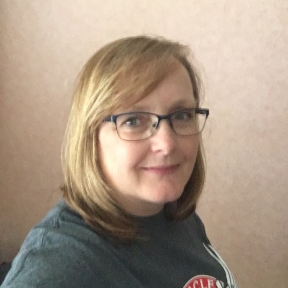 Profile Picture of Denine Vestering (@dvestering) on Poshmark