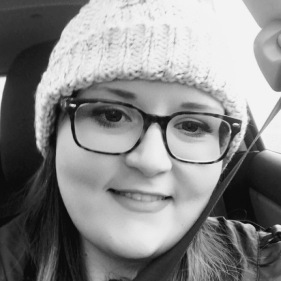 Profile Picture of Haley Crabtree (@haley_crabtree) on Poshmark