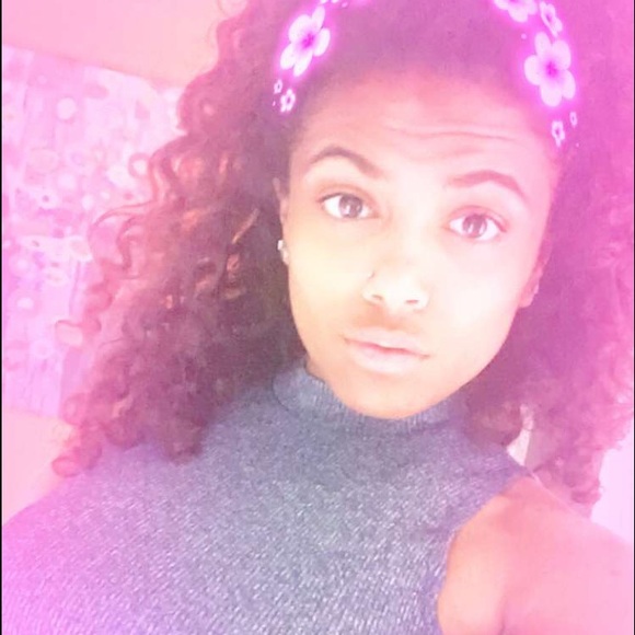 Profile Picture of Rhetta Bates (@getitb42) on Poshmark