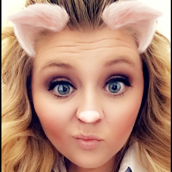 Profile Picture of Kendra Klinect (@kklinect) on Poshmark
