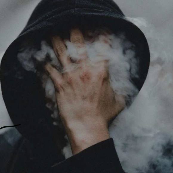 Profile Picture of Alexandra Ouellet (@dradraouellet) on Poshmark