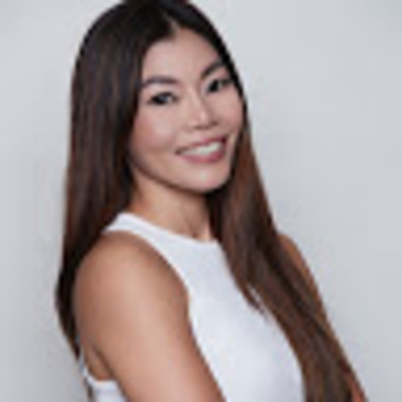 Profile Picture of Mollie Chearsamran (@mchearsamran) on Poshmark