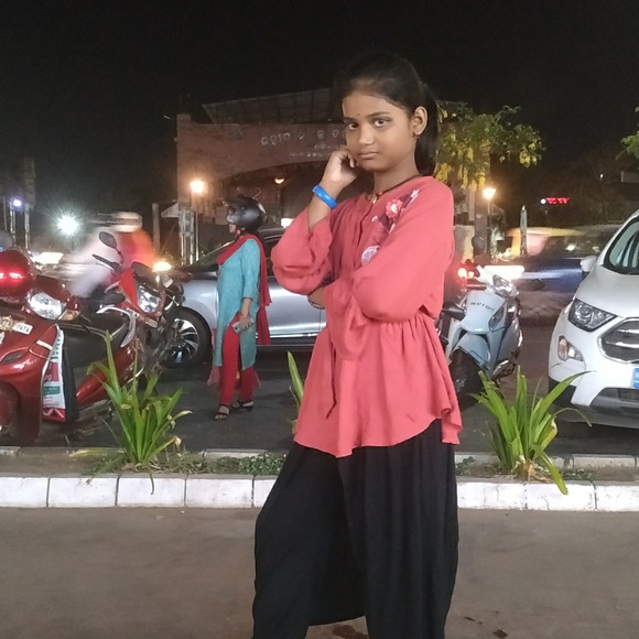 Profile Picture of Gitarani Routray (@gitaraniroutray) on Poshmark