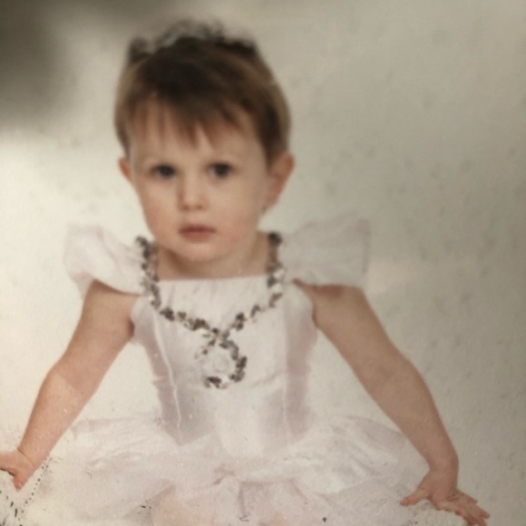 Profile Picture of Catherine Barnello (@cbarnello) on Poshmark