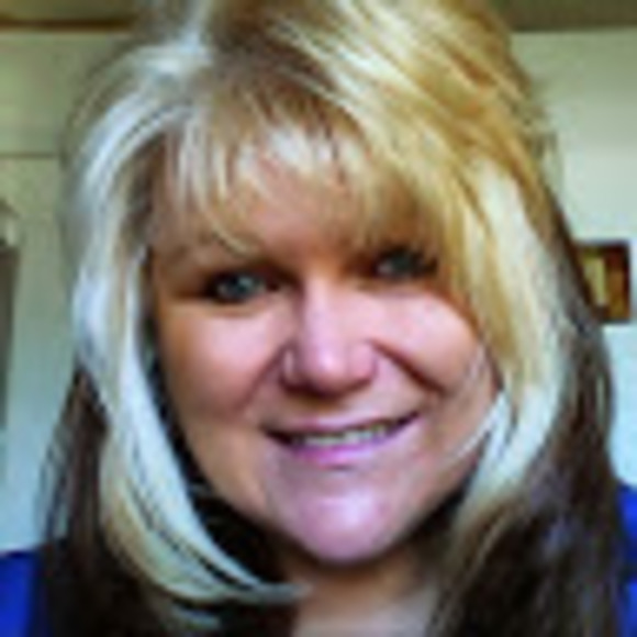 Profile Picture of Terry Christopher (@urbsis12) on Poshmark