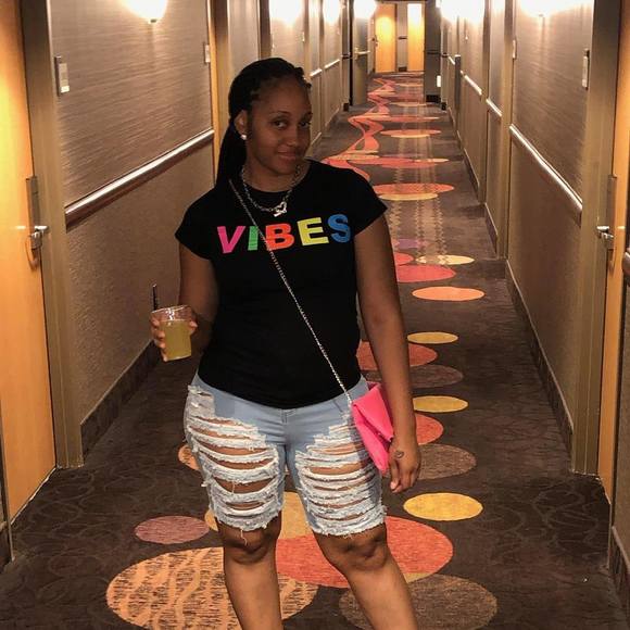 Profile Picture of Danielle James (@godisawesome104) on Poshmark