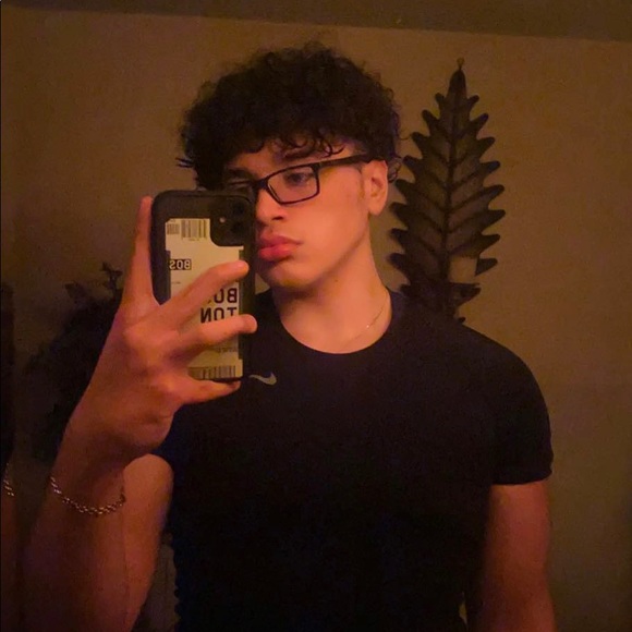 Profile Picture of Dominic Pasuy (@dominicdopa) on Poshmark