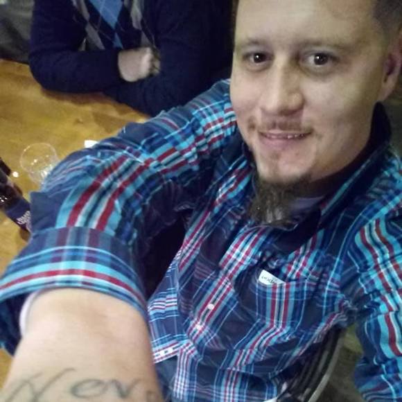 Profile Picture of Daniel Carr (@danielcarr) on Poshmark