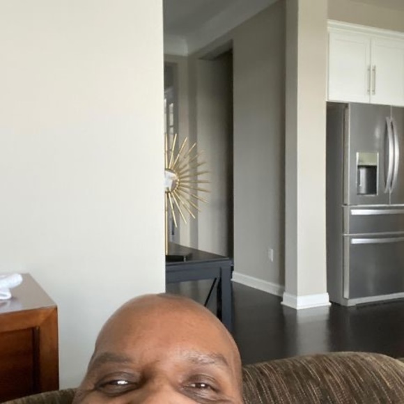 Profile Picture of Daniel Barlow (@danielbarlow403) on Poshmark