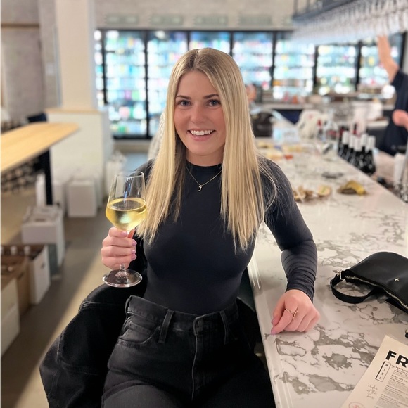 Profile Picture of Julia Cockerham (@juliacockerham5) on Poshmark