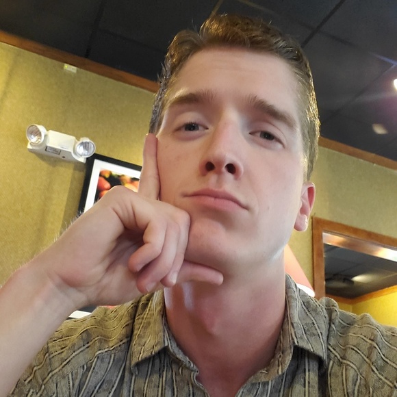 Profile Picture of Jason Knott (@jcknott17) on Poshmark