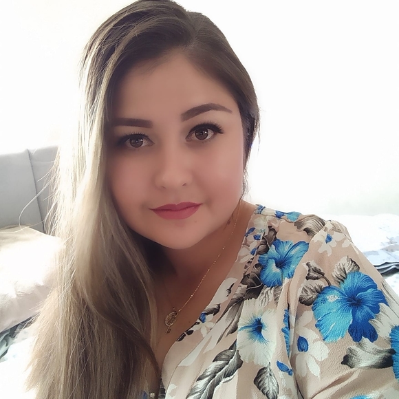 Profile Picture of Rosalina Inzunza (@rosalina456789) on Poshmark