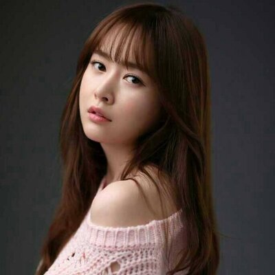 Profile Picture of MayBee (@ailleursbibi) on Twitter