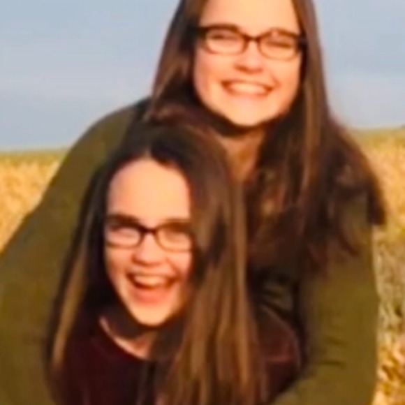 Profile Picture of Harlee Pangle (@harleepangle) on Poshmark