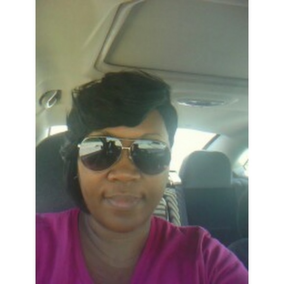 Bobbie Waters - Poshmark Profile Picture of Bobbie Waters (@bobbiejanet4) on Poshmark