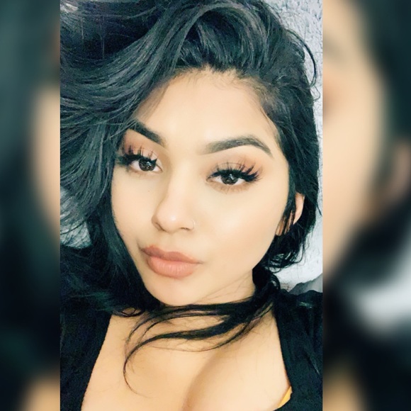 Profile Picture of Jasmine Mota (@jassmota) on Poshmark