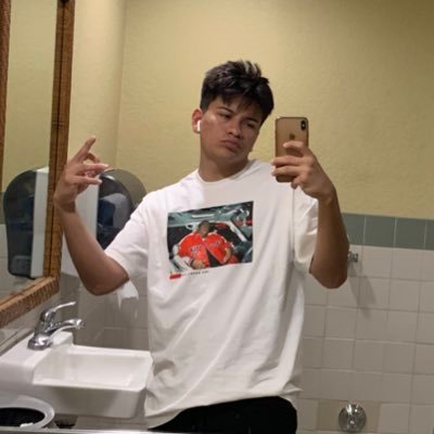Profile Picture of D (@DavidLeanos13) on Twitter