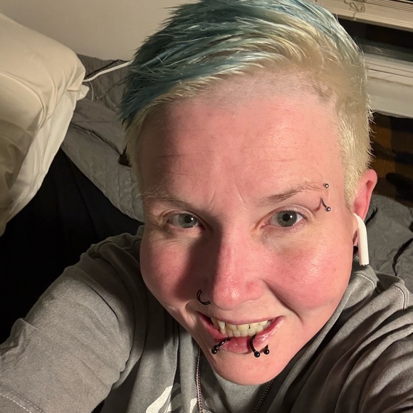 Profile Picture of Amy Fasone (@amis_79) on Poshmark