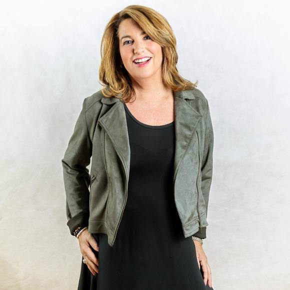 Profile Picture of Martha Fickinger (@marthafickinger) on Poshmark