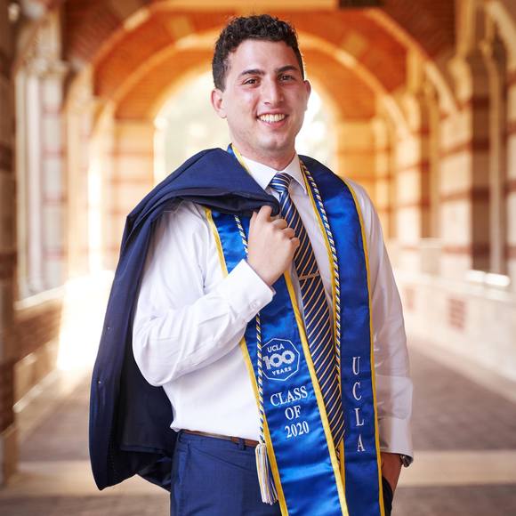 Profile Picture of Zain Khalifeh (@zain4read) on Poshmark