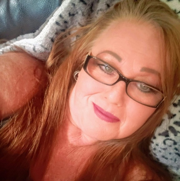 Profile Picture of Sherri Lee (@smokn420mom) on Poshmark