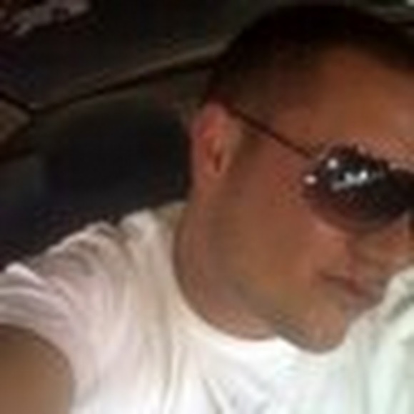 Profile Picture of Kyle Voigt (@kylevoigt) on Poshmark