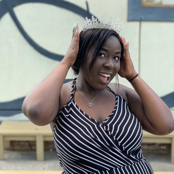 Profile Picture of Aphda Aimable (@aphda) on Poshmark