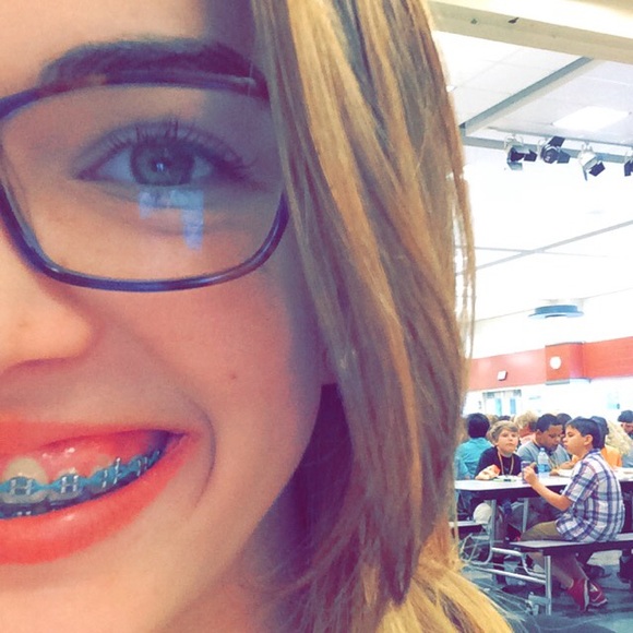 Profile Picture of Avery Lomax (@averylomax56) on Poshmark