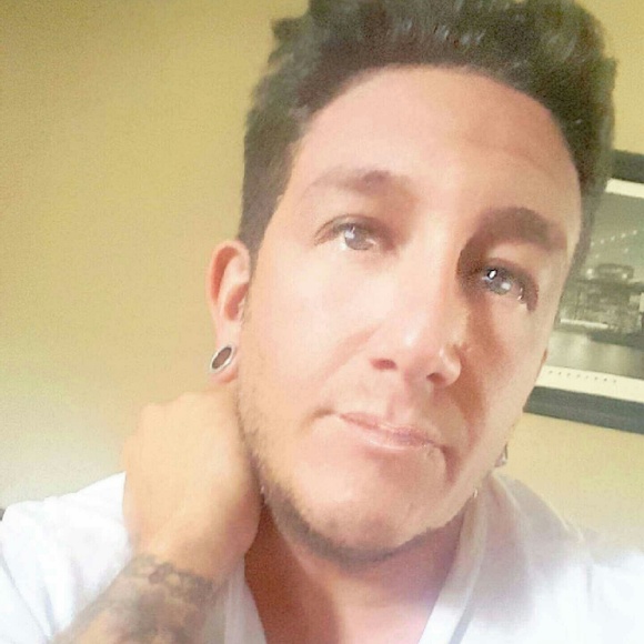 Profile Picture of Jason Harrell (@jayswa) on Poshmark