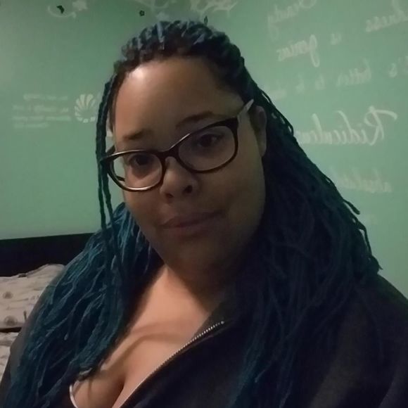 Profile Picture of Andrea Webster (@remiav) on Poshmark