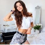 Profile Picture of Alina Rose (@alinaroseblog) on Instagram