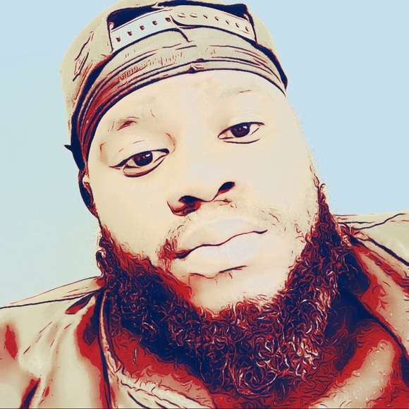 Profile Picture of Grayling Albert (@grayal614) on Poshmark