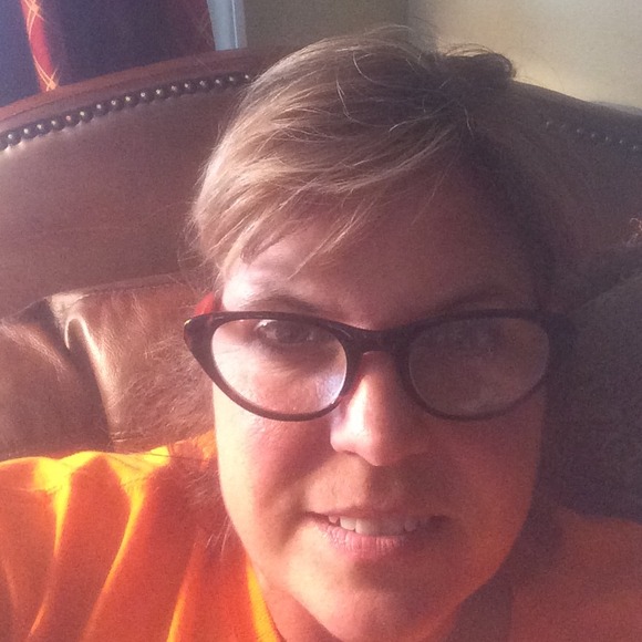 Profile Picture of Jenny Sliger (@jwsliger) on Poshmark