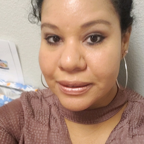 Profile Picture of Maria Rippstine (@mrippstine25) on Poshmark