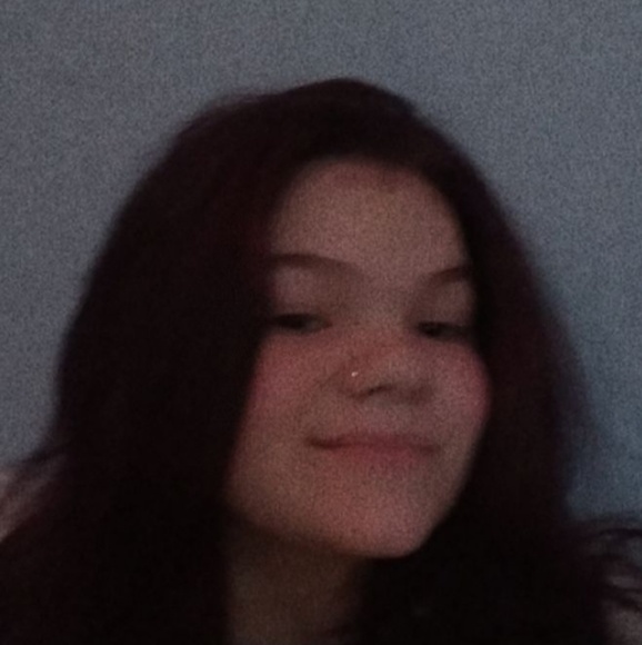 Profile Picture of Savanna Bortzer (@savabor10) on Poshmark