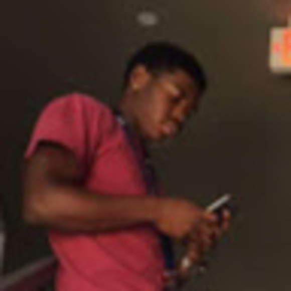Profile Picture of Darshaun Rorie (@darshaunrorie) on Poshmark