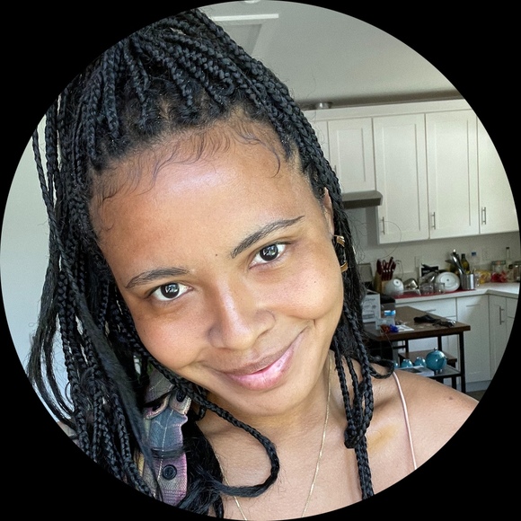 Profile Picture of Brittney Colette (@bcolwhite) on Poshmark