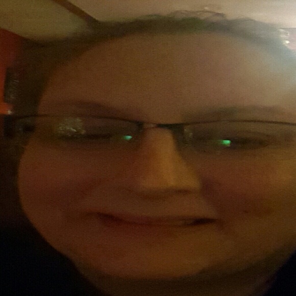 Profile Picture of Jodi Hoeflicker (@jodihoeflicker) on Poshmark