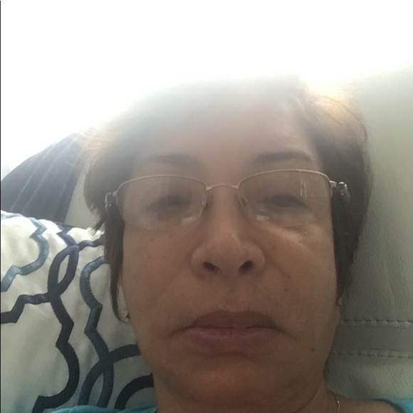 Profile Picture of Sylvania Mesta (@sylvaniamesta) on Poshmark