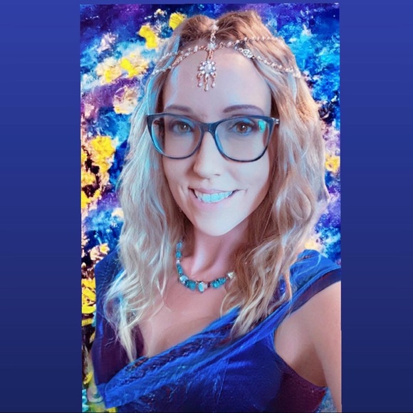 Profile Picture of Rebecca Pudlowski (@veryberrybecca) on Poshmark