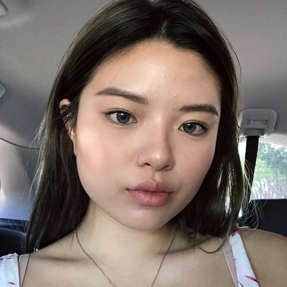 Profile Picture of Alice Yoon (@ayoon00) on Poshmark