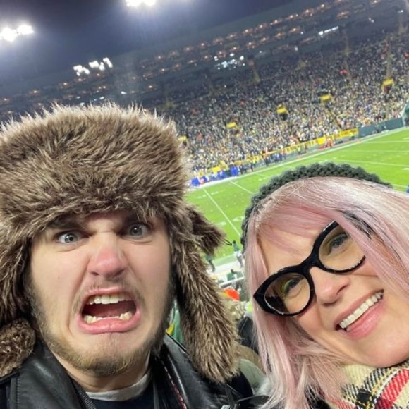 Profile Picture of Amy Shelander (@amyshelander) on Poshmark