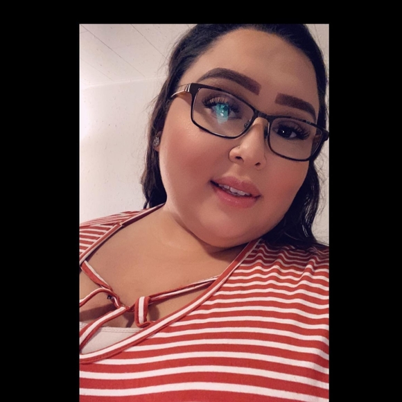 Profile Picture of Lisa Leyba (@lisaleyba18) on Poshmark