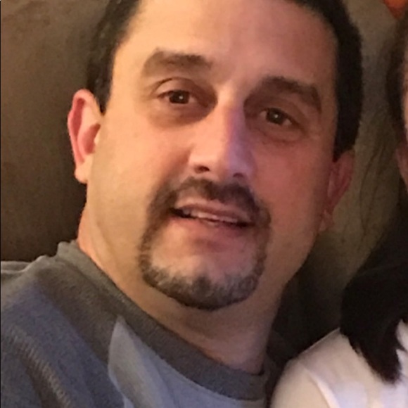 Profile Picture of Dennis Morrelli (@dennismorrelli) on Poshmark