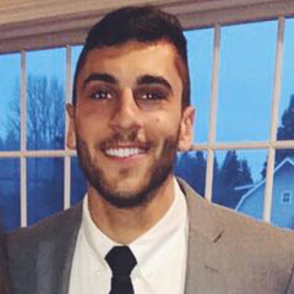 Profile Picture of Dan Villandre (@dvillandre) on Poshmark